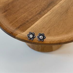 4/$15 Retro Burnished Silver Rhinestone Flower Earrings